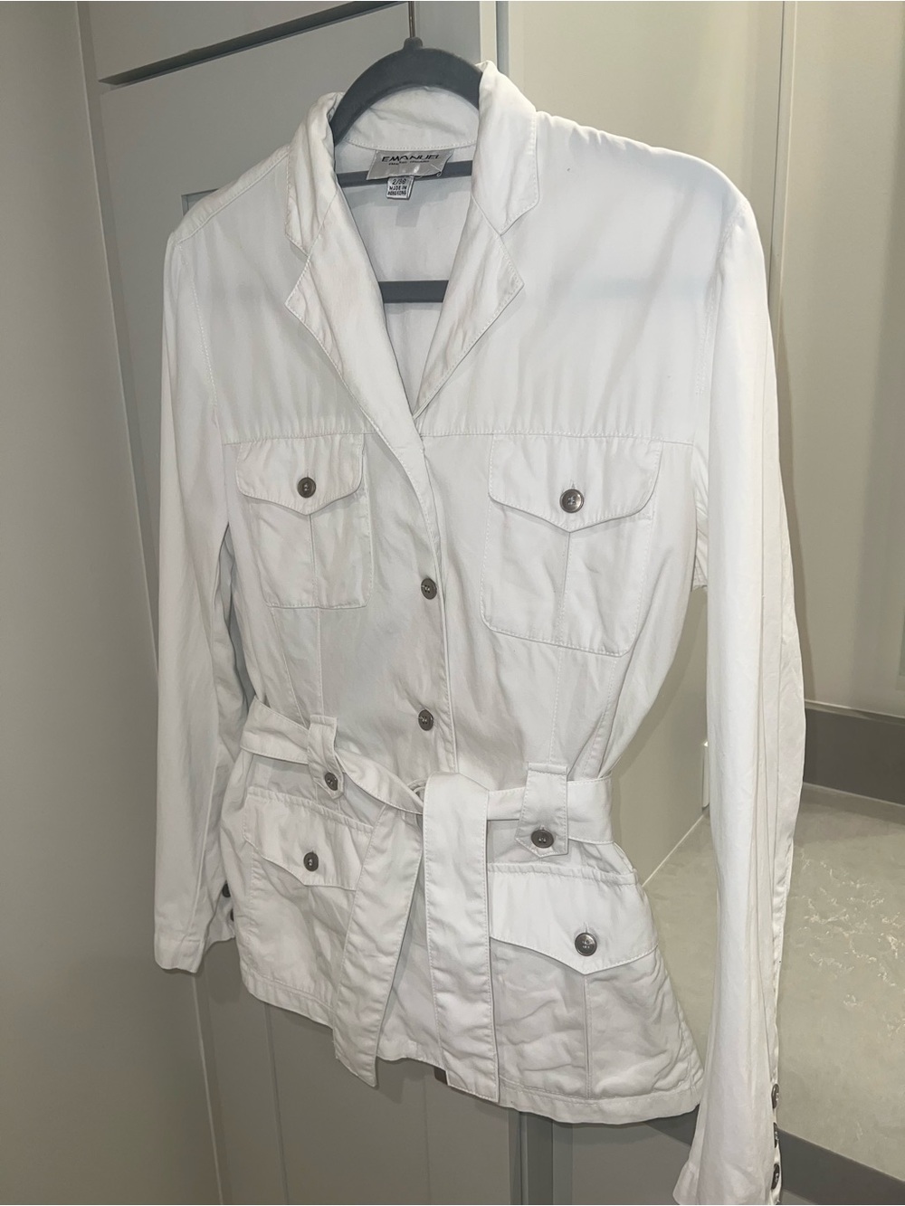 EMANUEL UNGARO White Safari Belted Jacket With Pockets-LIKE NEW• FANTASTIC DEAL!